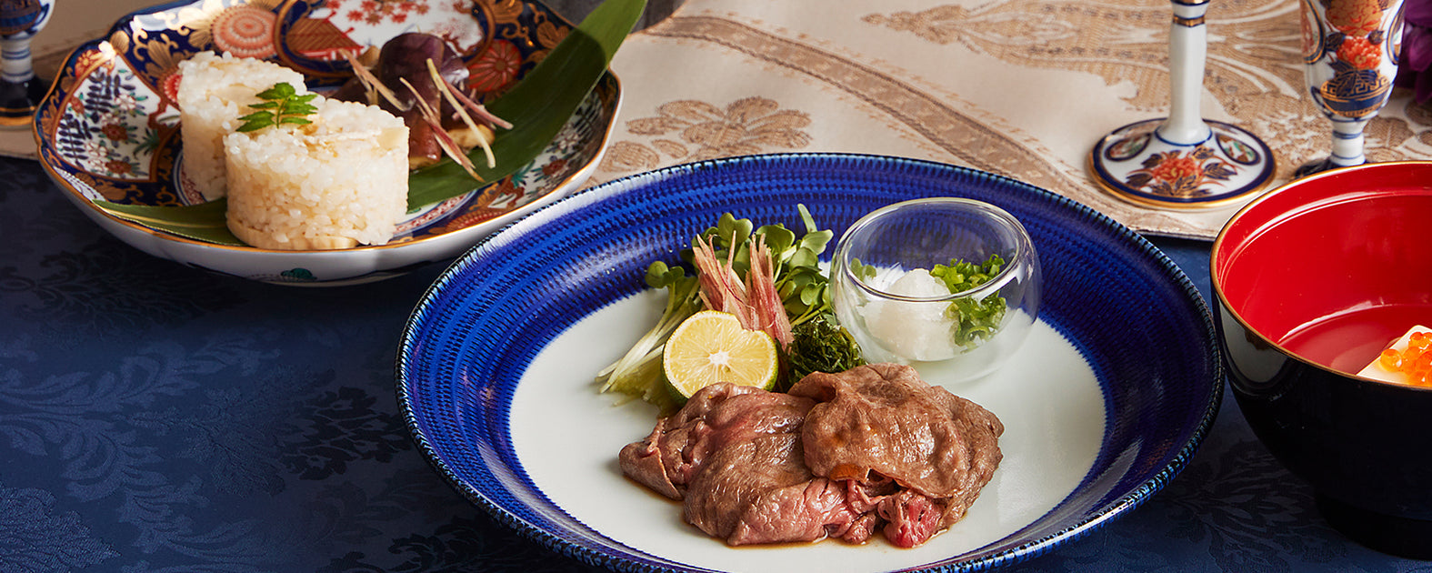 エンエン 7175其泉 沈香壺 琳派古伊万里 賞美堂其泉窯 染錦金彩琳派図 琳派古伊万里様式【沈香壷】 木箱入｜有田焼なら賞美堂本店オンライン