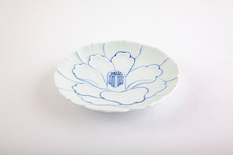 Kuresu Line [Camellia carving small plate]