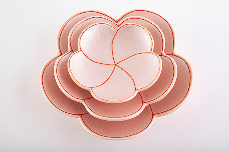 Pink silver [twisted plum-shaped plate, medium]