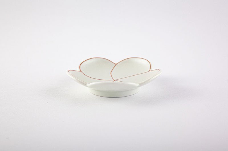 Silver [Twisted plum-shaped plate, small]