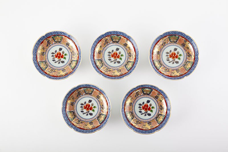Gokunishiki gold-colored Old Imari style [Set of small plates (5 pieces)] In wooden box