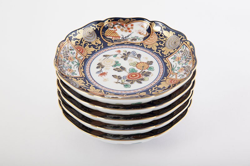 Rimpa Ko-Imari style [Assorted Japanese plates (5 pieces)] In wooden box