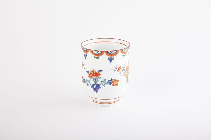 Colored plum and chrysanthemum design [Tean cup, small]