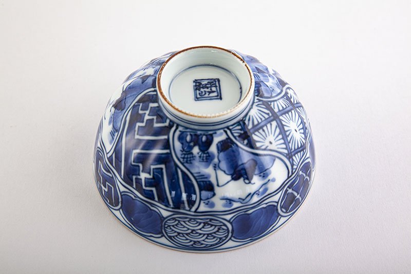 Hirado Shozui [Outside carved rice bowl, large]