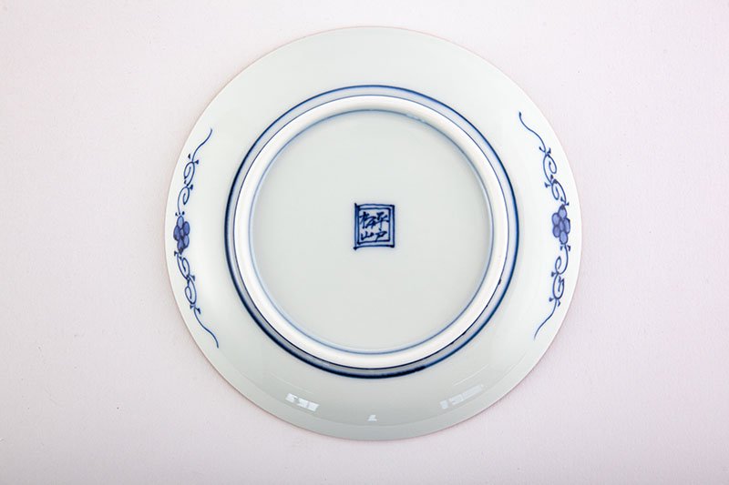 Hirado Shozui [coffee bowl and plate]