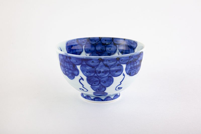Sometsuke hand-painted grape pattern [rice bowl]