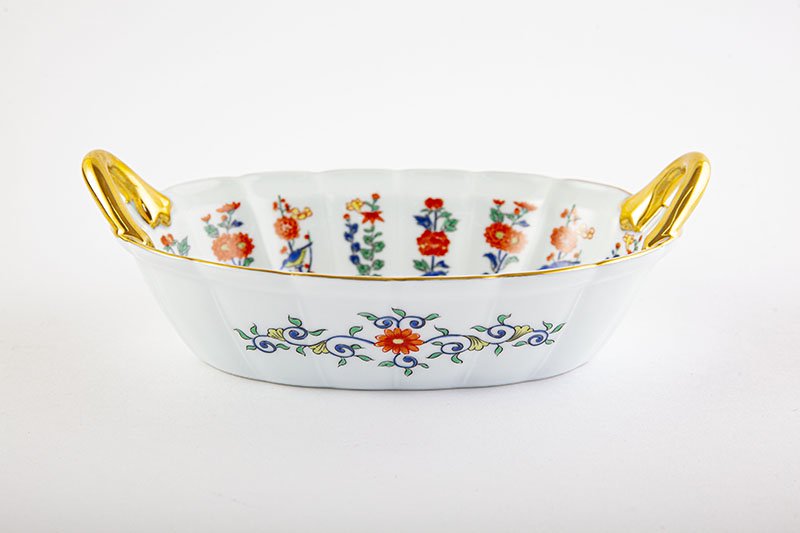 Colored flower pattern copied from Meissen [Basket, large]