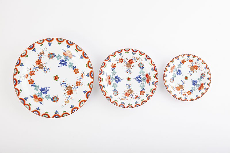 Colored plum and chrysanthemum pattern [Plate]