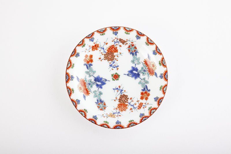 Colored plum and chrysanthemum pattern [small plate]