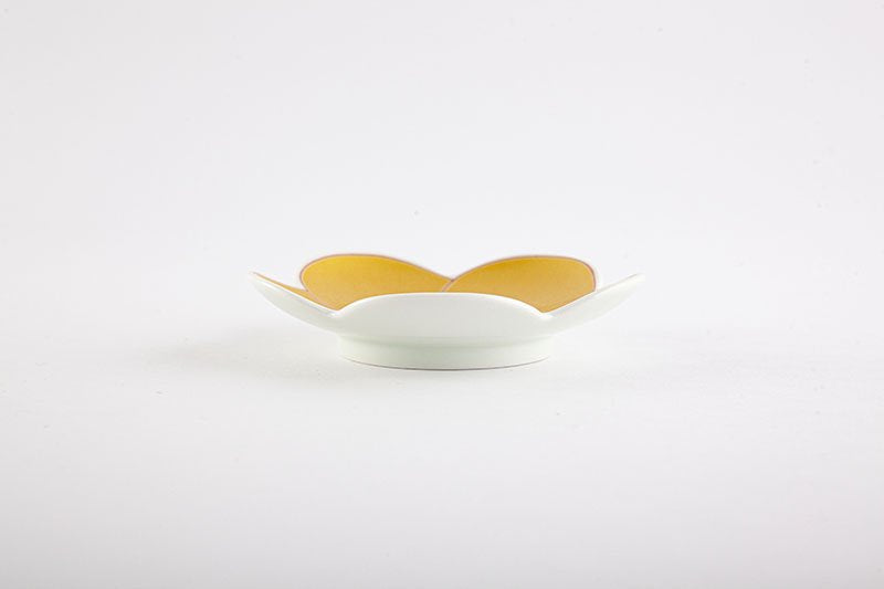 Gold [Twisted plum-shaped plate, medium]