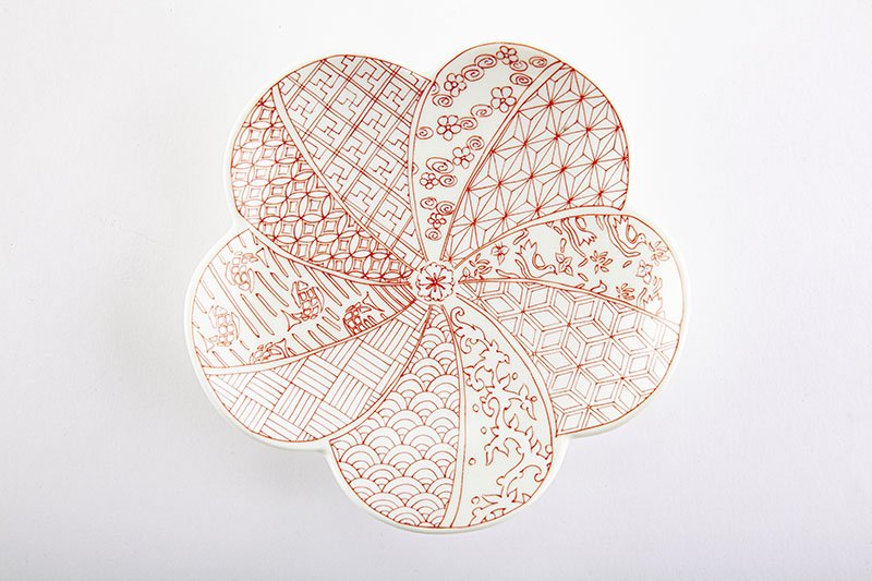 Ginsai Shozui [Twisted plum-shaped plate, large]