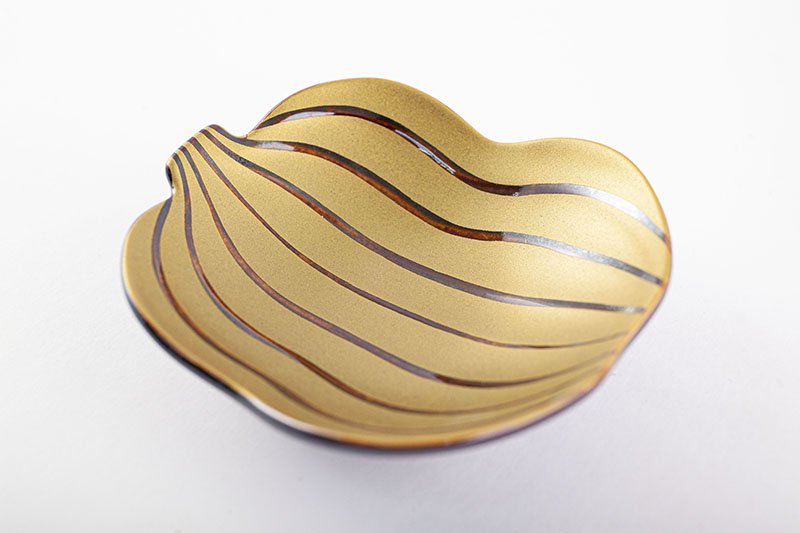 Nishikimica gold-colored candy glaze [Gourd-shaped small plate]