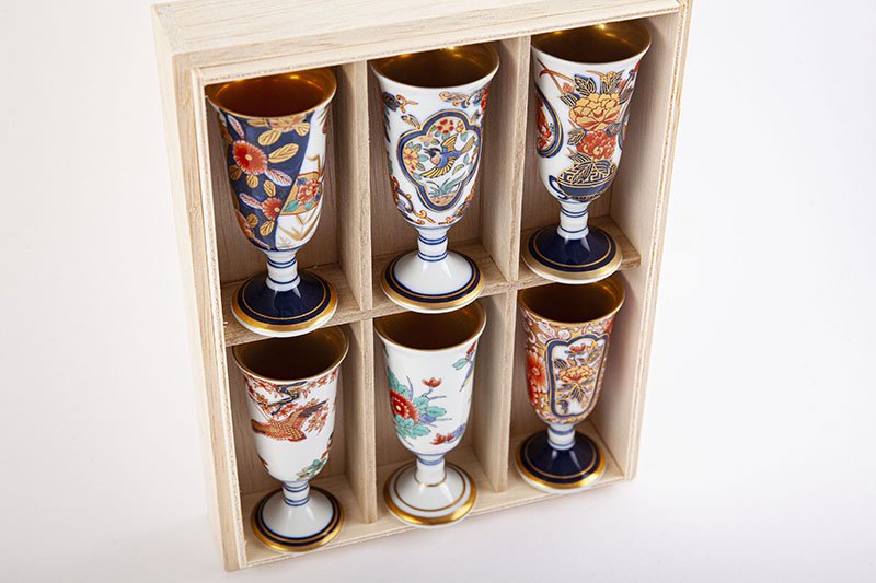 Old Imari Wine Collection (Small) Set of 6 bottles in wooden box