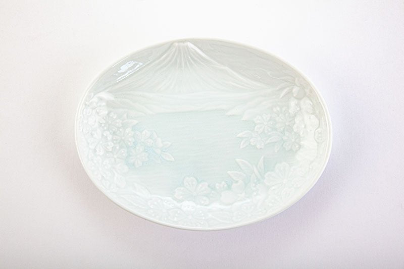 Blue and white porcelain Sakura Fuji [Small plate]