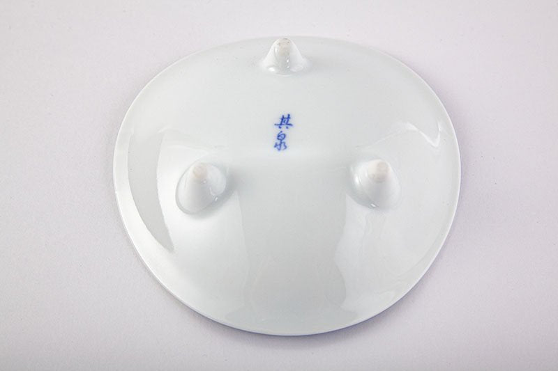 Sometsuke Ichichin Umiyuki Three-legged small plate (sunfish)