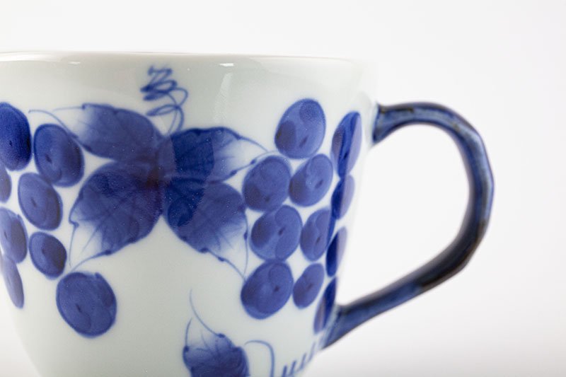 Auspicious grape pattern mug (blue)