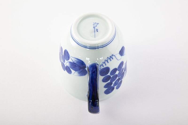 Auspicious grape pattern mug (blue)