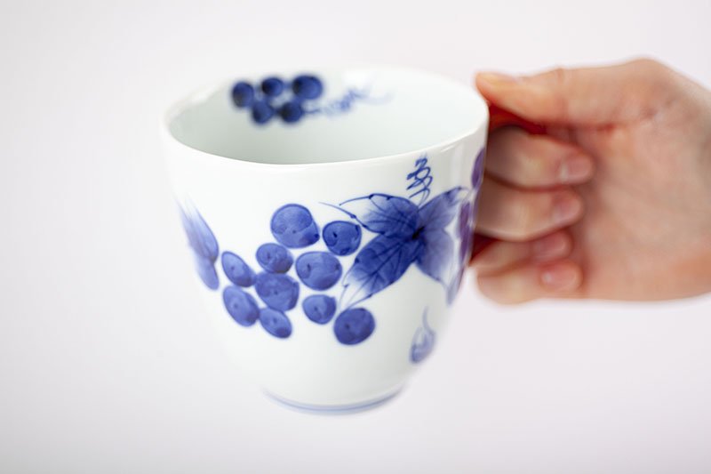 Auspicious grape pattern mug (red)