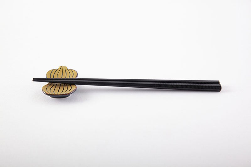 Nishikimica gold-colored candy glaze gourd-shaped chopstick rest