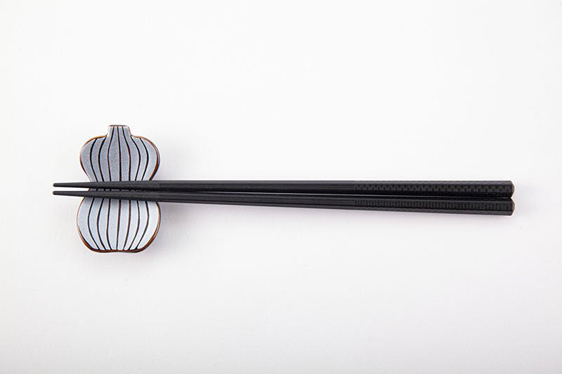 Nishikimica silver-colored candy glaze gourd-shaped chopstick rest
