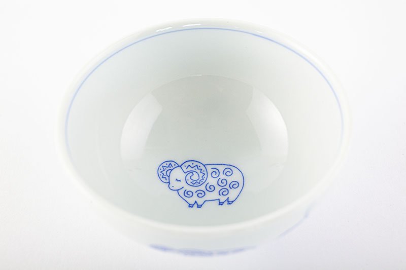 Kofuku tea bowl Mi (sheep), blue