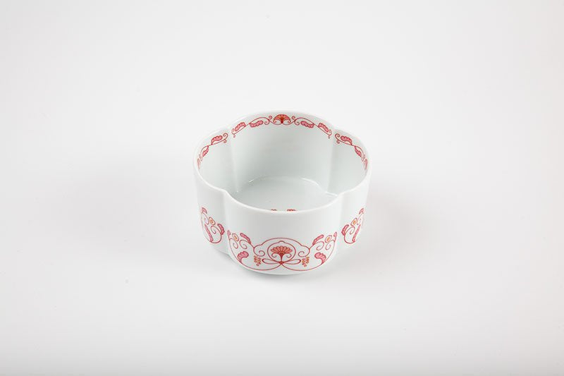 Yuikarakusa [Four leaf shaped bowl] Red red