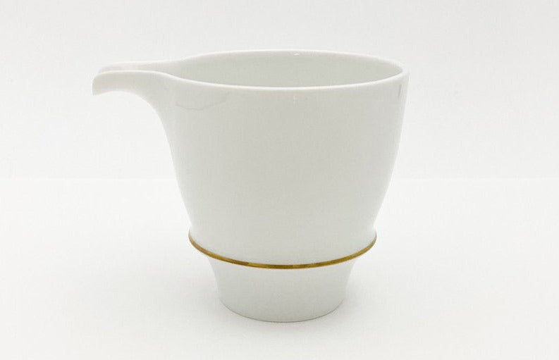 Takumi no Kura Katakuchi Chuki [Shobido original pattern, white porcelain and gold color]