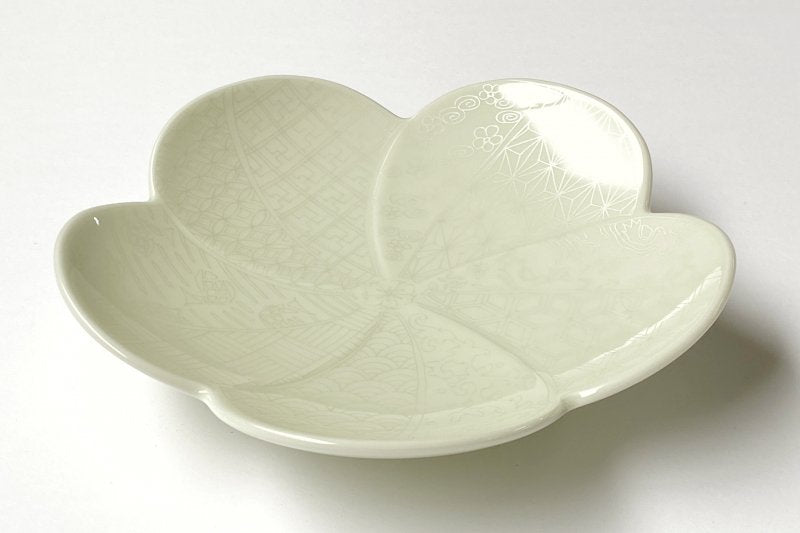 Nishiki, white, silver, Saishozui [Twisted plum-shaped plate, large] White