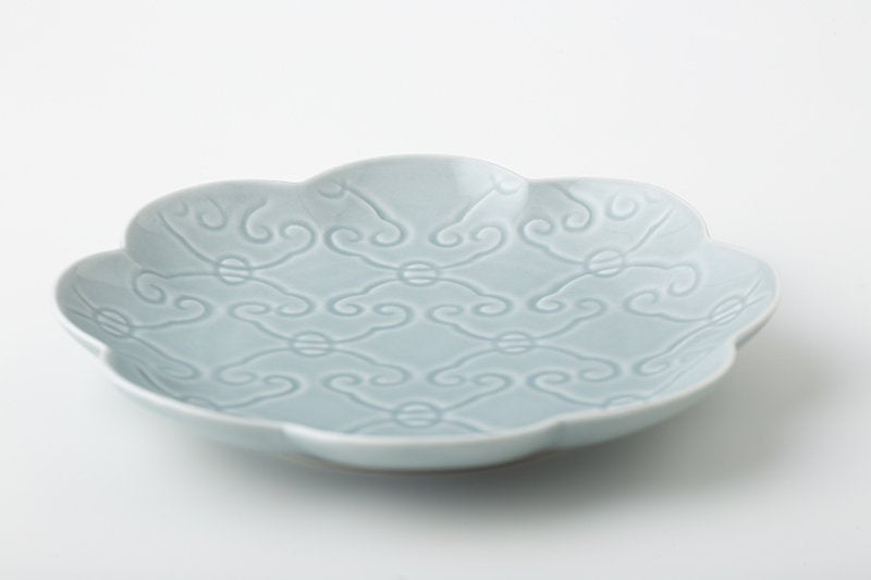 Ringed flower arabesque carving [Plate (blue gray)]
