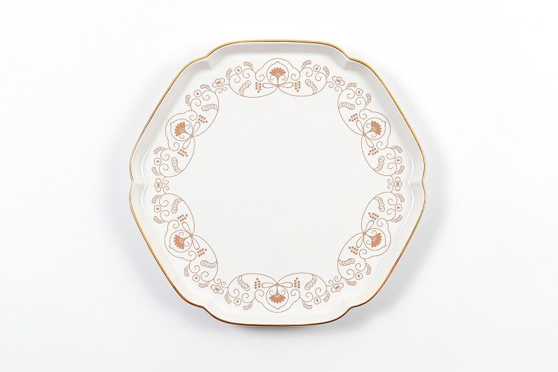 Yui Karakusa [Flower-shaped plate (19cm)] Gold