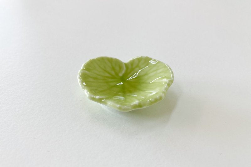 Wasabi leaf shaped chopstick rest (yellow green)