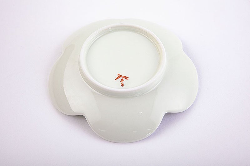 Nishikishirogin Saishozui [Twisted plum-shaped plate, medium] White 5-piece set