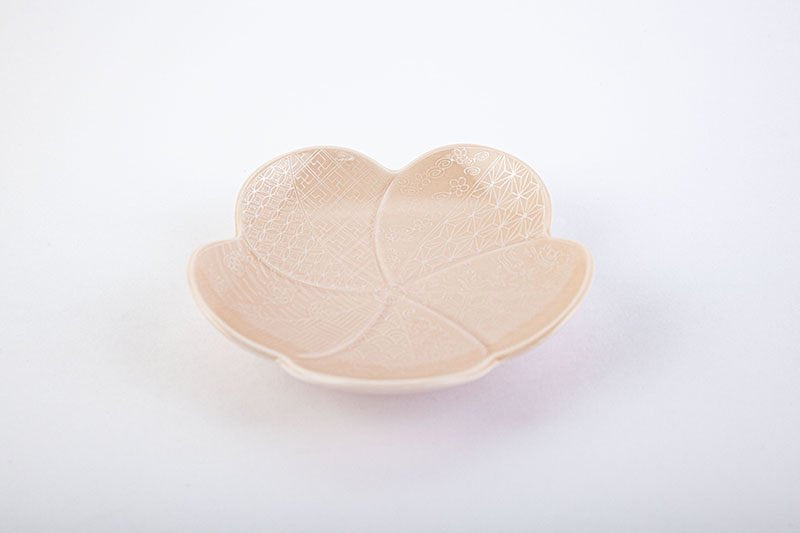 Nishikishirogin Saishozui [Twisted plum-shaped plate, medium] Pink, 5-piece set